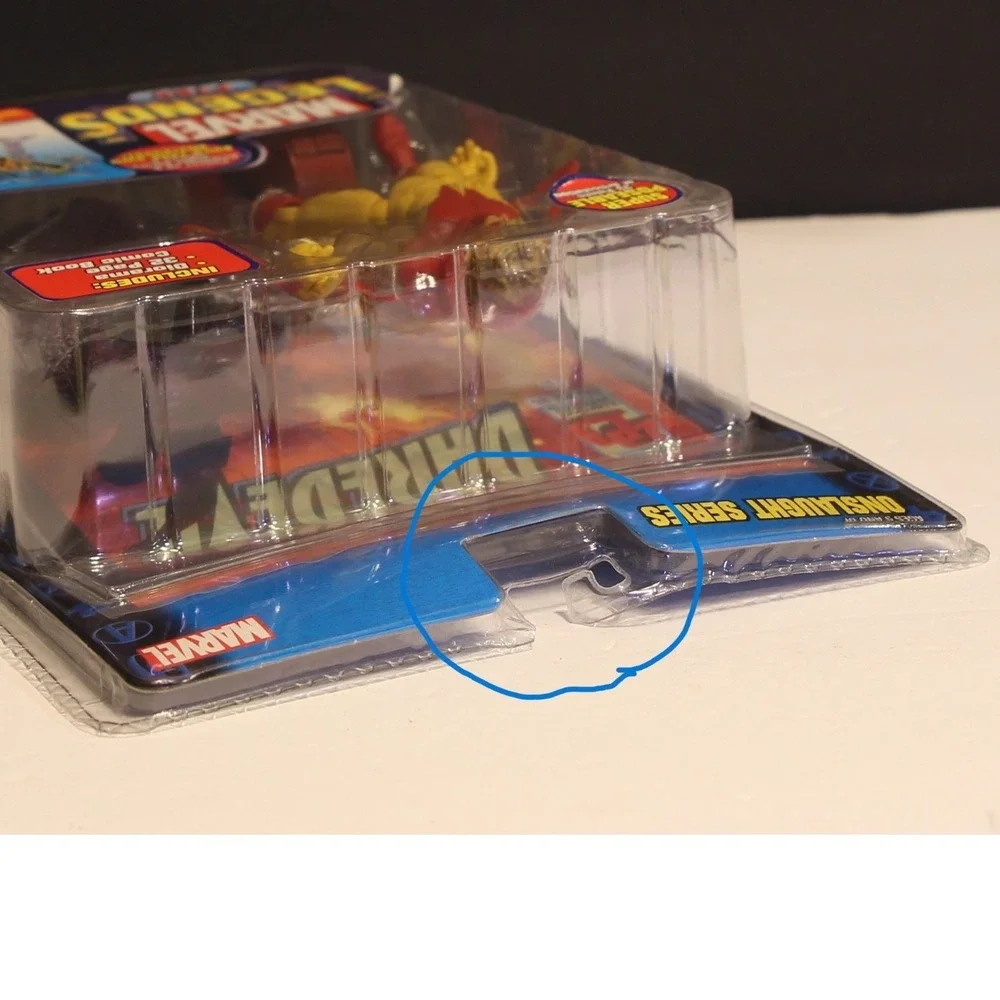 Toy Biz Marvel legends Pyro Onslaught series Action Figure /Comic Brand New. T